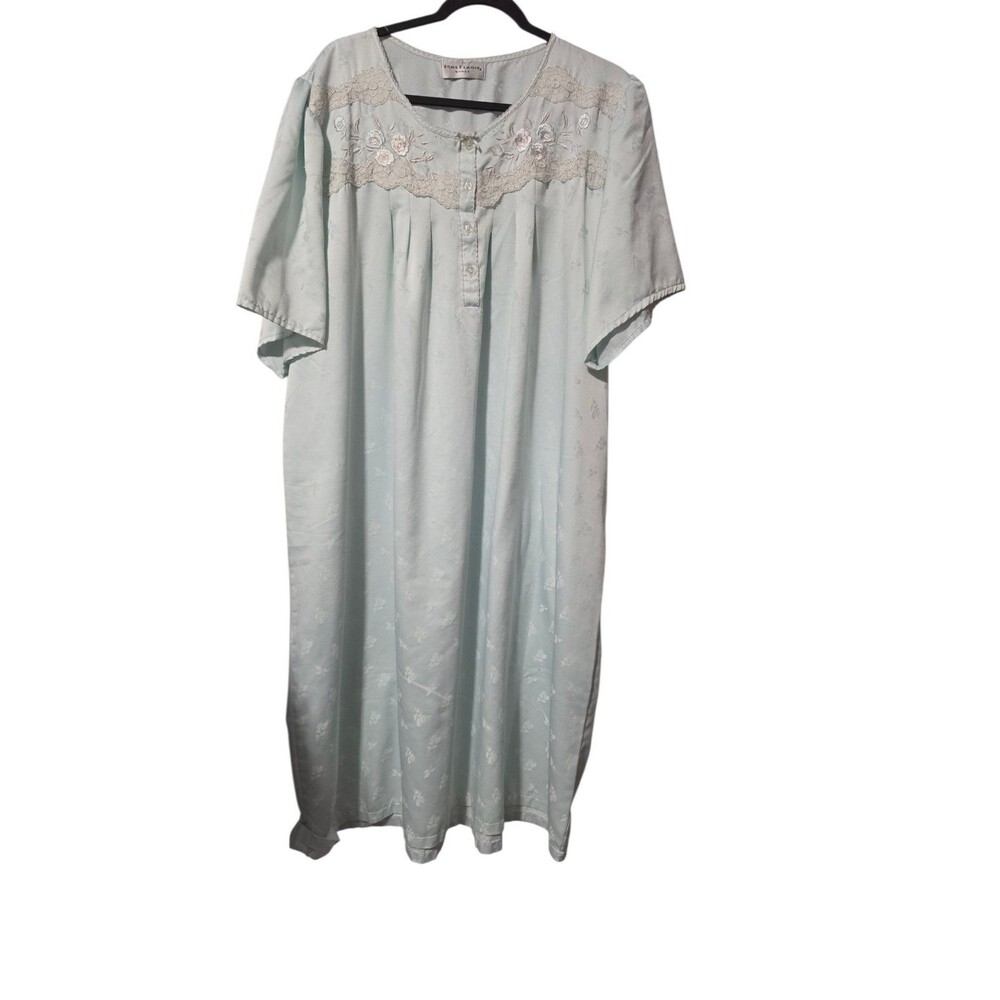 Miss Elaine Women's 1X Nightgown Light Blue Short Sleeve ( SEE MEASUREMENTS)